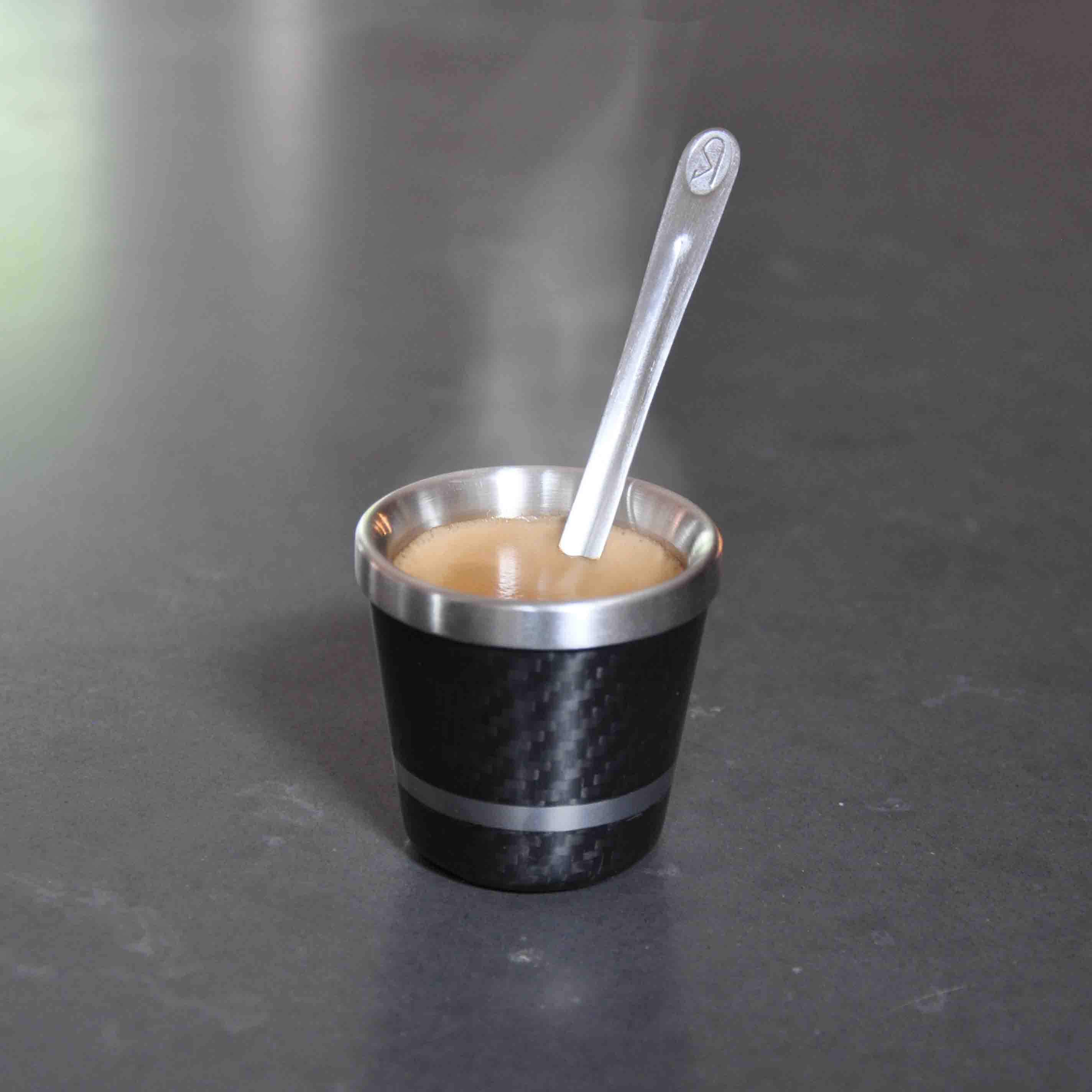 Tasse à café en fibre de carbone
